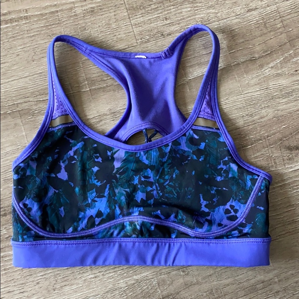 Lululemon sports bra